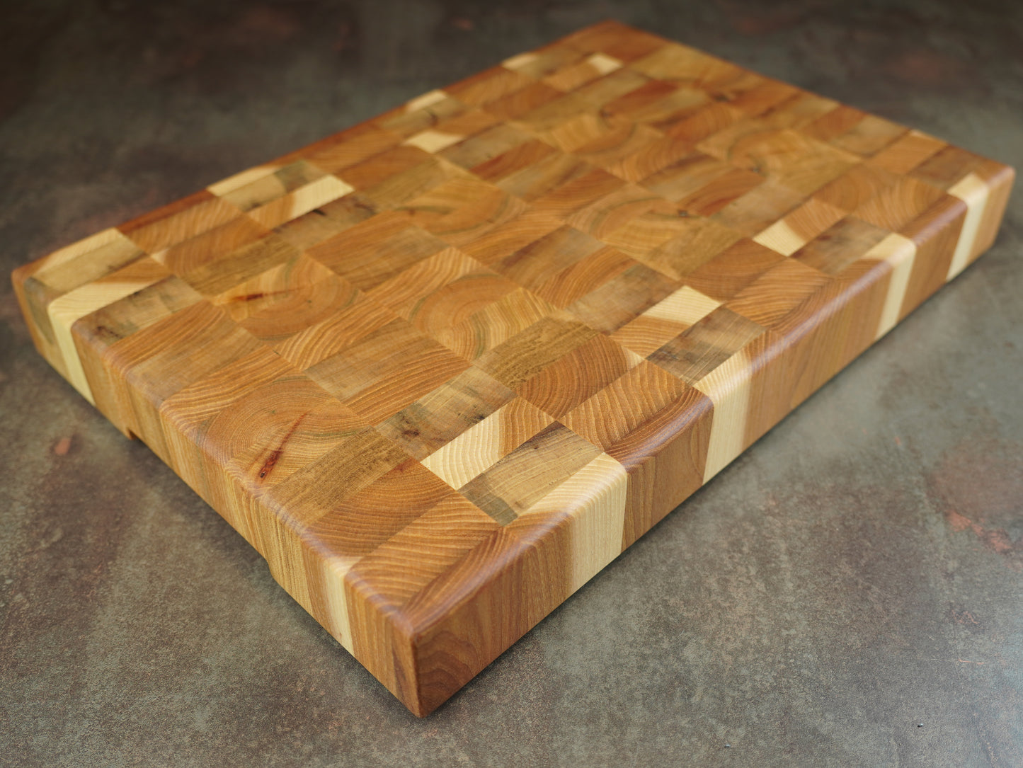 L'Orme Blanc - Planche à découper - Élégance brute et caractère authentique