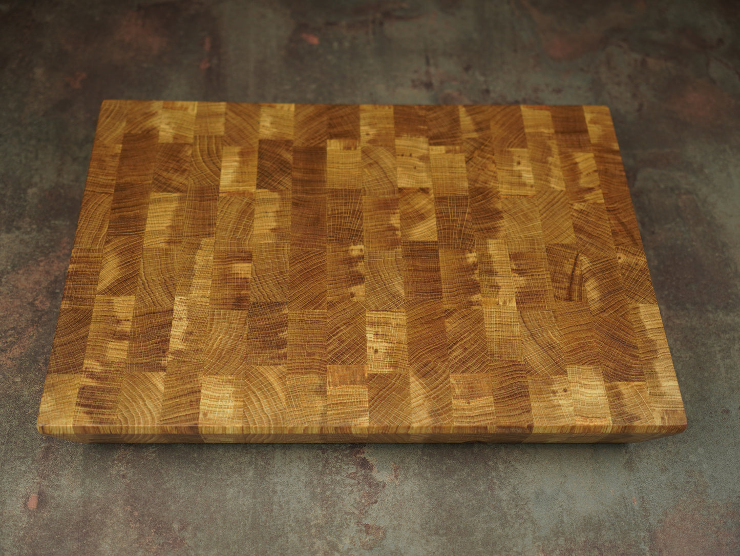 Le Chêne - Handgefertigter Hackblock aus massiver Eiche - Modernes Schneidebrett