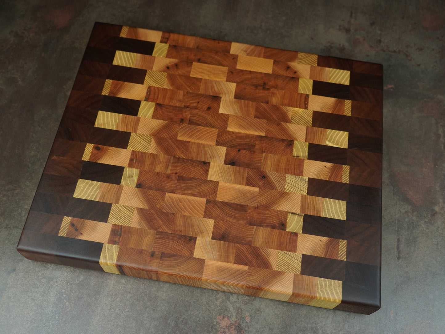 🪵 Le Billot Nuancier – Planche en Bois de Bout (Noyer, Acacia, Orme)