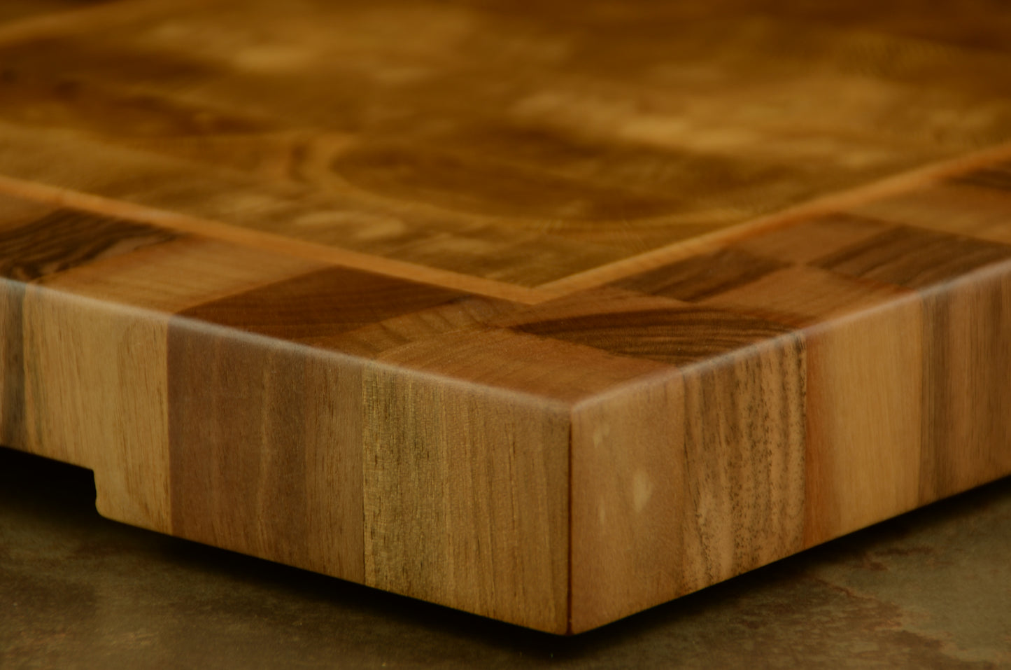 Planche à Découper 3 Essences de Bois - Chêne, Hêtre, Noyer | Planche en Bois de Bout Façon Damier | Cadeau pour Chef