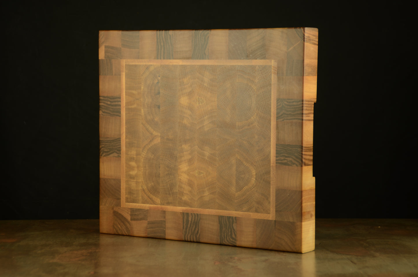 Planche à Découper 3 Essences de Bois - Chêne, Hêtre, Noyer | Planche en Bois de Bout Façon Damier | Cadeau pour Chef