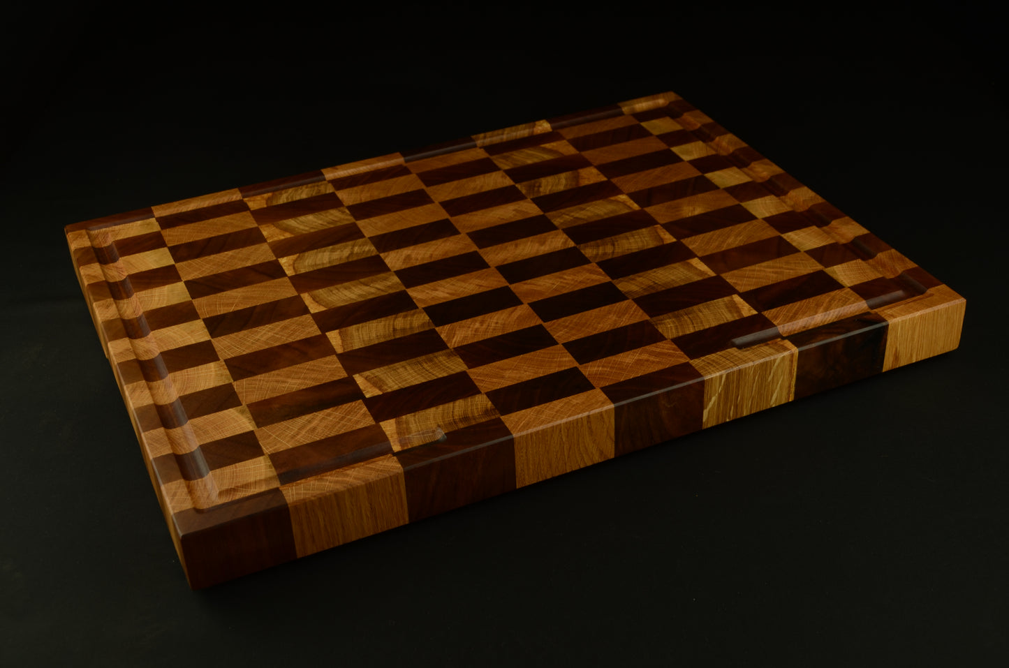 Planche à découper XL premium - 53x40x4cm - Bois de bout chêne et noyer avec rigole à jus, finition haut de gamme