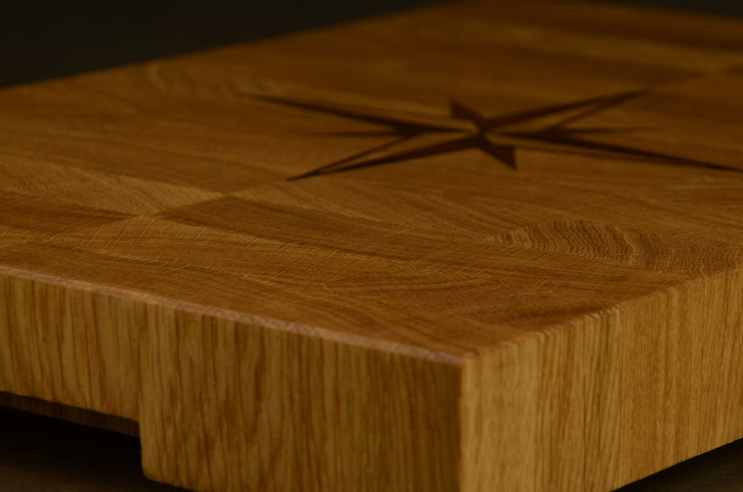 La Rose des Vents - Exceptional Oak and Walnut Chopping Block - 39x26x4cm -
