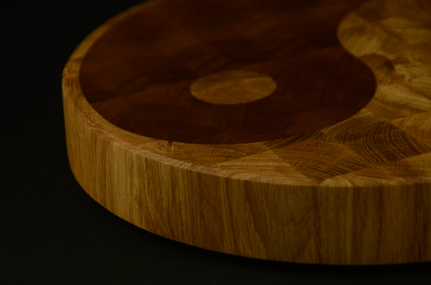 Yin & Yang - Planche à découper ronde – Billot Rond en Bois de bout chêne et noyer