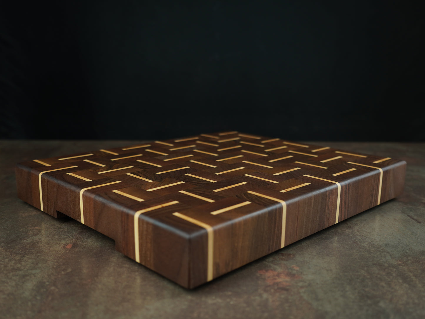 🪵 La Croisée – L'alliance parfaite du Noyer et du Hêtre pour une planche d'exception !