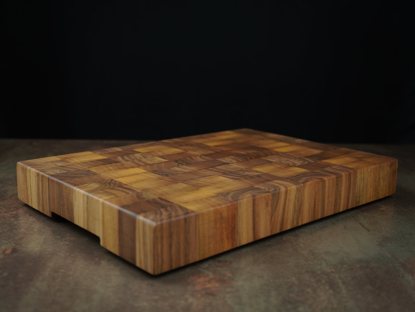 🪵La Classique en Noyer Clair – Billot de Cuisine en Bois de Bout