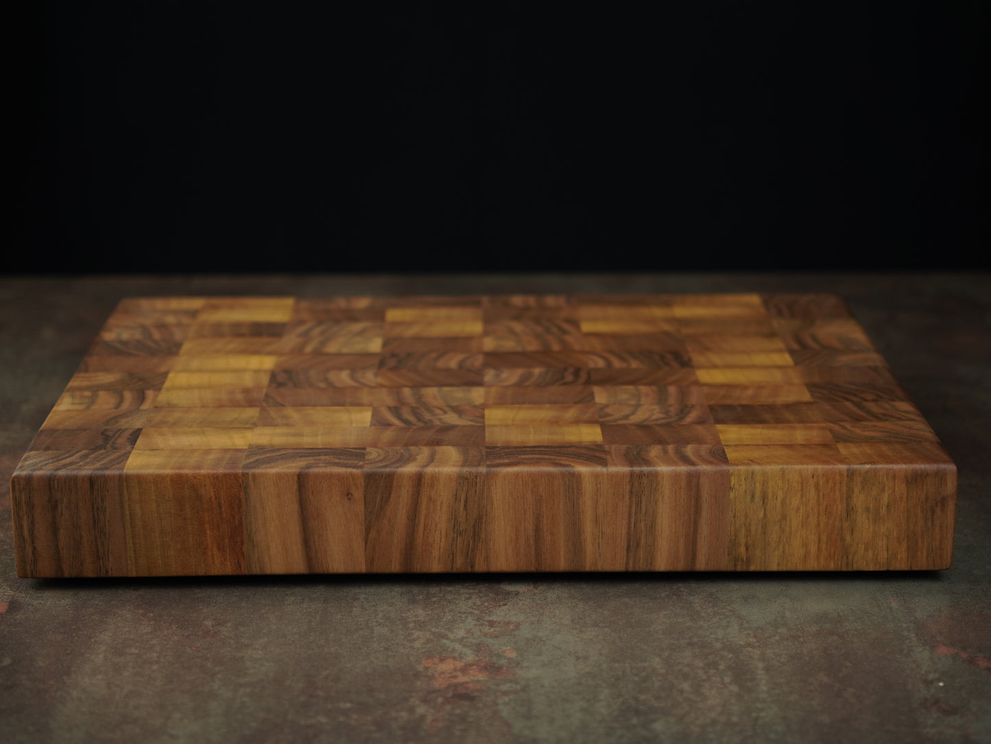 🪵La Classique en Noyer Clair – Billot de Cuisine en Bois de Bout