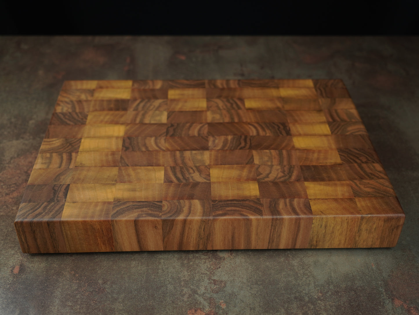 🪵La Classique en Noyer Clair – Billot de Cuisine en Bois de Bout