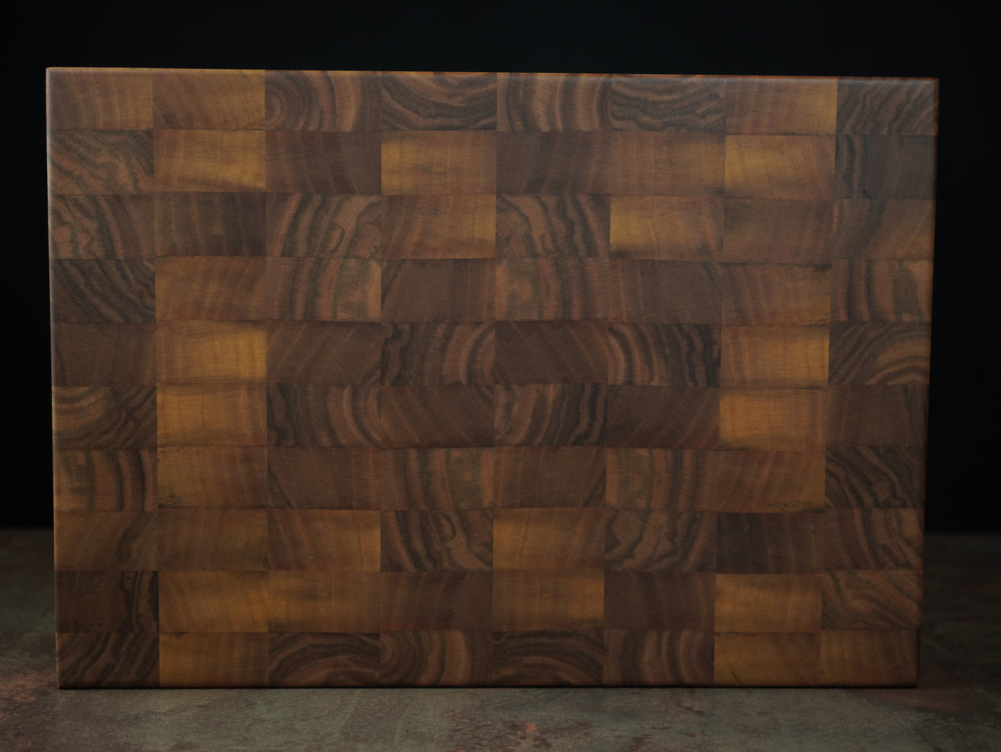 🪵La Classique en Noyer Clair – Billot de Cuisine en Bois de Bout