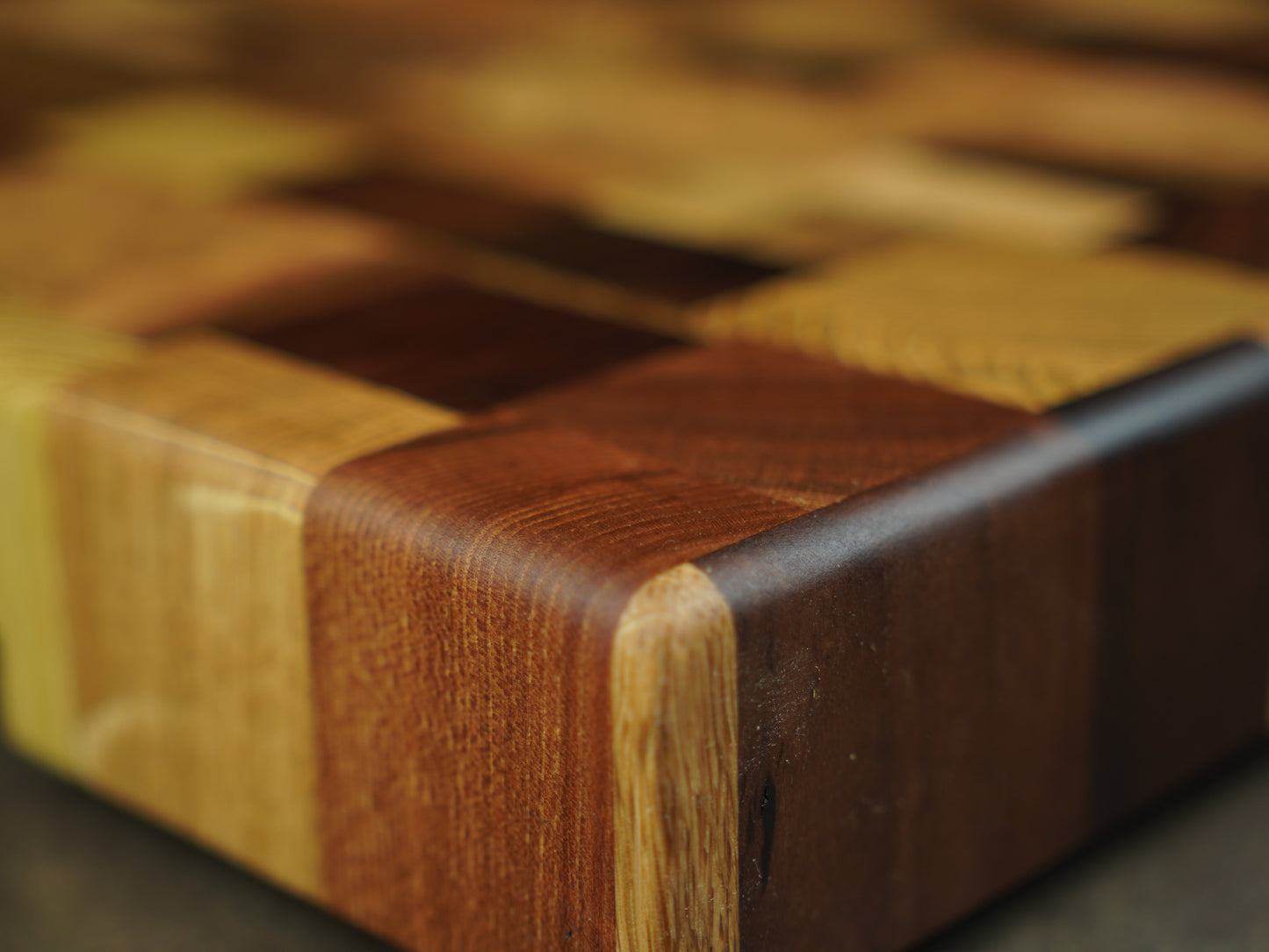 🪵 La Mosaïque - Planche à découper en bois de bout 🧩 — Édition Limitée