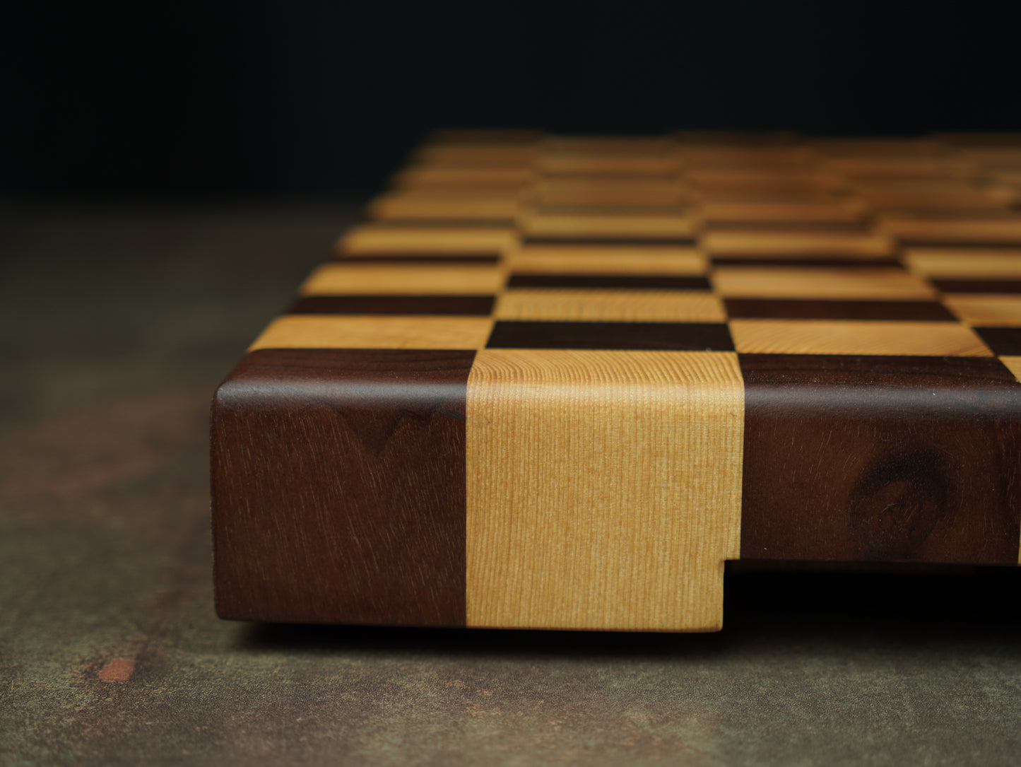 🏁 Billot de Cuisine en Bois de Bout Damier – Frêne & Noyer