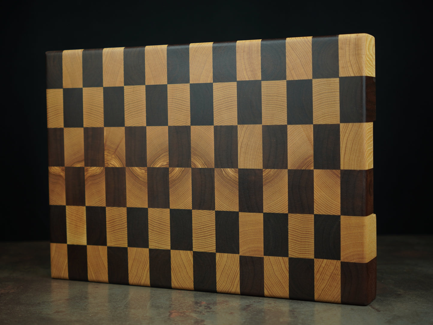 🏁 Billot de Cuisine en Bois de Bout Damier – Frêne & Noyer