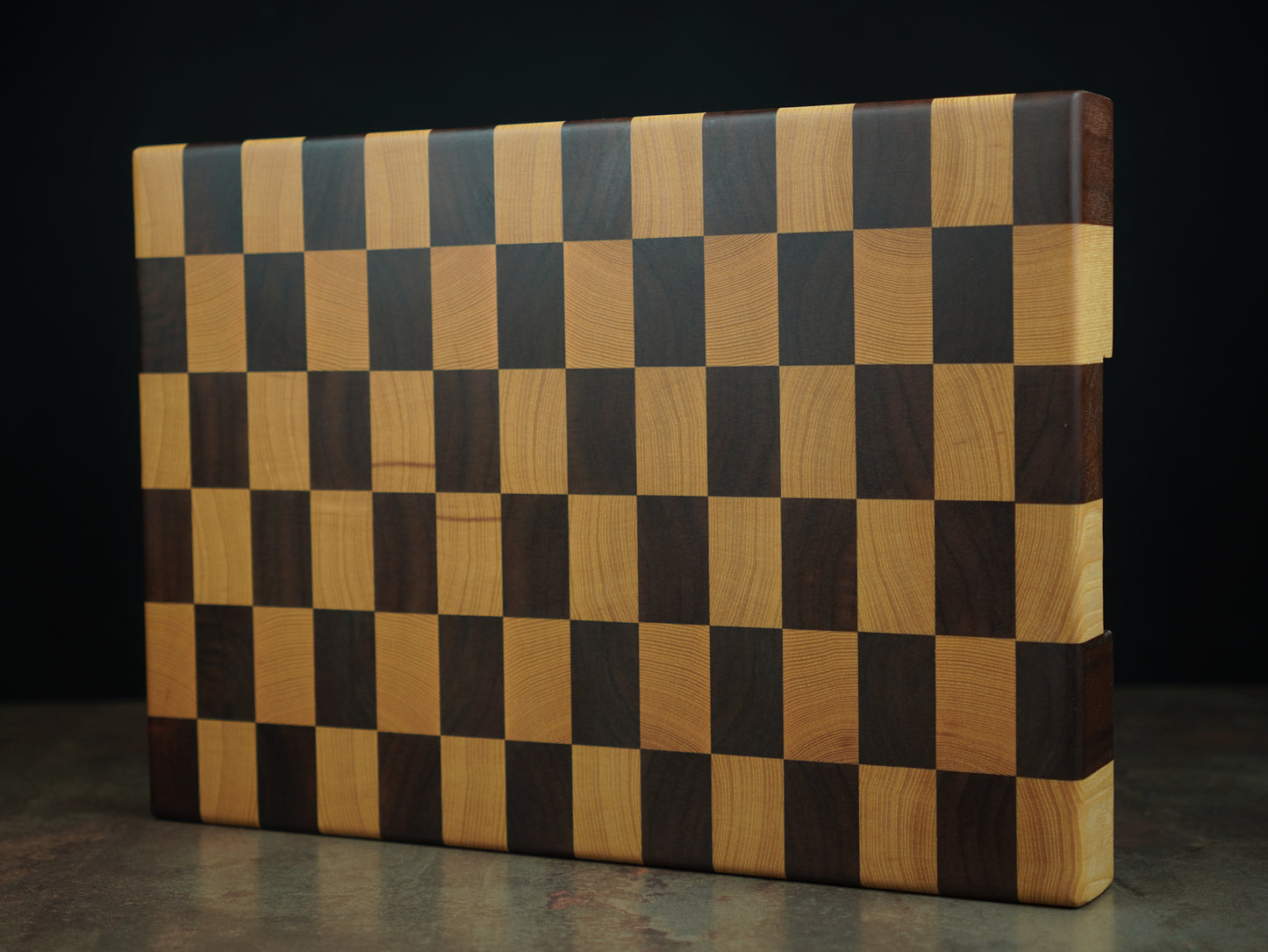 🏁 Billot de Cuisine en Bois de Bout Damier – Frêne & Noyer