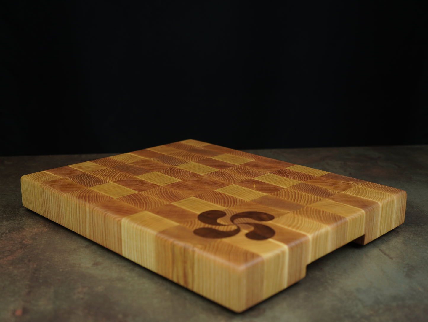 🪵 Billot de Cuisine Basque en Bois de Bout – Collection Terroir