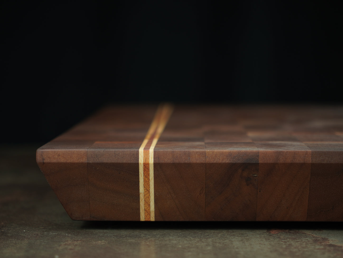 🪵 Planche à découper en bois de bout – Noyer, Hêtre & Sipo | Collection Signature