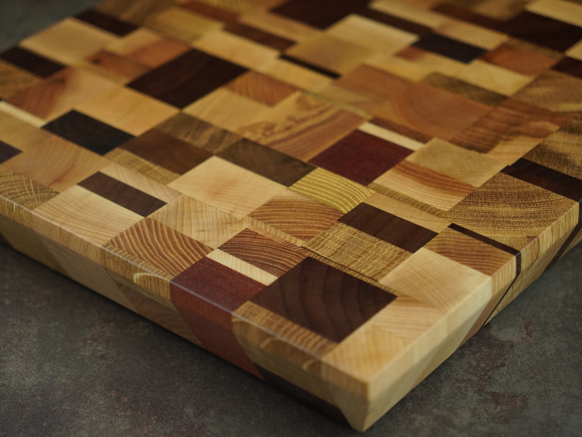 🪵 Mosaïque Élégante – Billot artisanal en bois de bout multi-essences