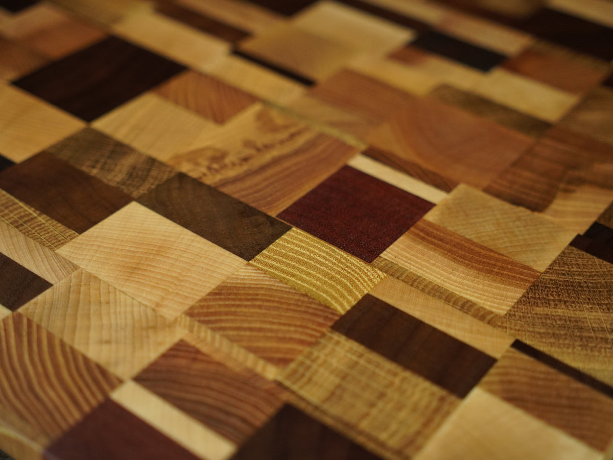 🪵 Mosaïque Élégante – Billot artisanal en bois de bout multi-essences