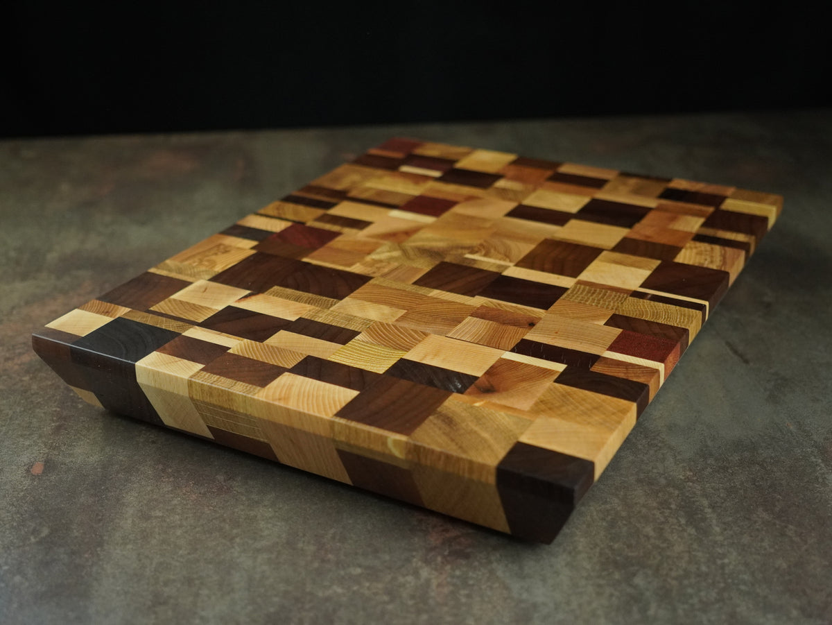 🪵 Mosaïque Élégante – Billot artisanal en bois de bout multi-essences