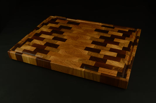 XL Hackklotz aus Walnuss und Eiche - 51x38x4cm - Hirnholz mit Saftrille, handwerkliche Qualität