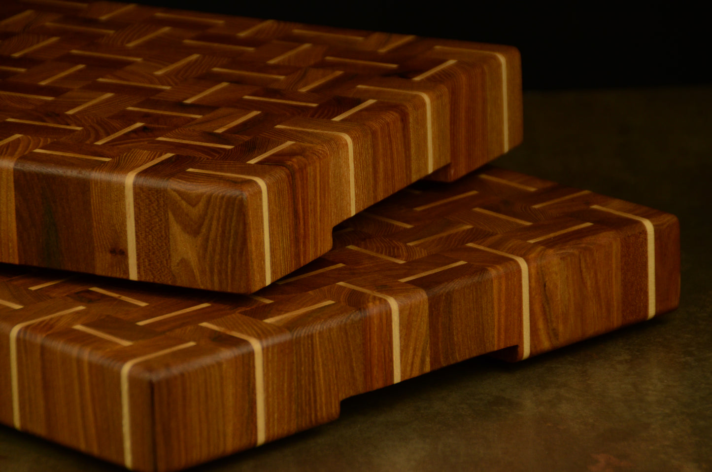 🪵 La Croisée – une planche à découper en bois de bout élégante et robuste