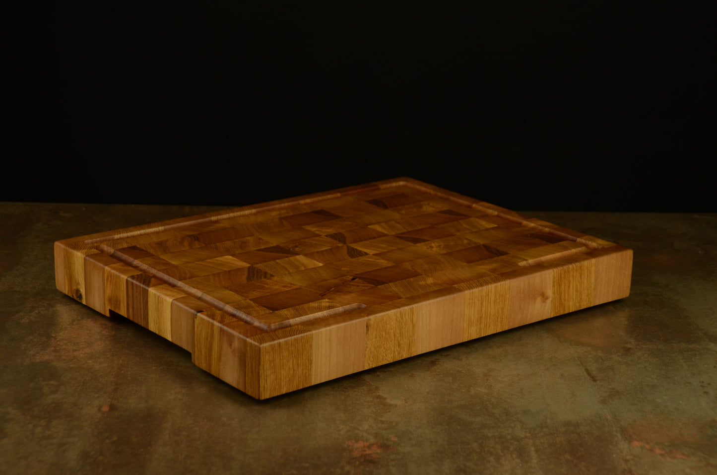 Le Damier – Planche à découper en chêne & noyer (bois de bout)
