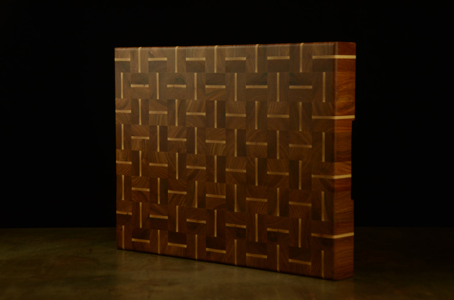 🪵 La Croisée – une planche à découper en bois de bout élégante et robuste