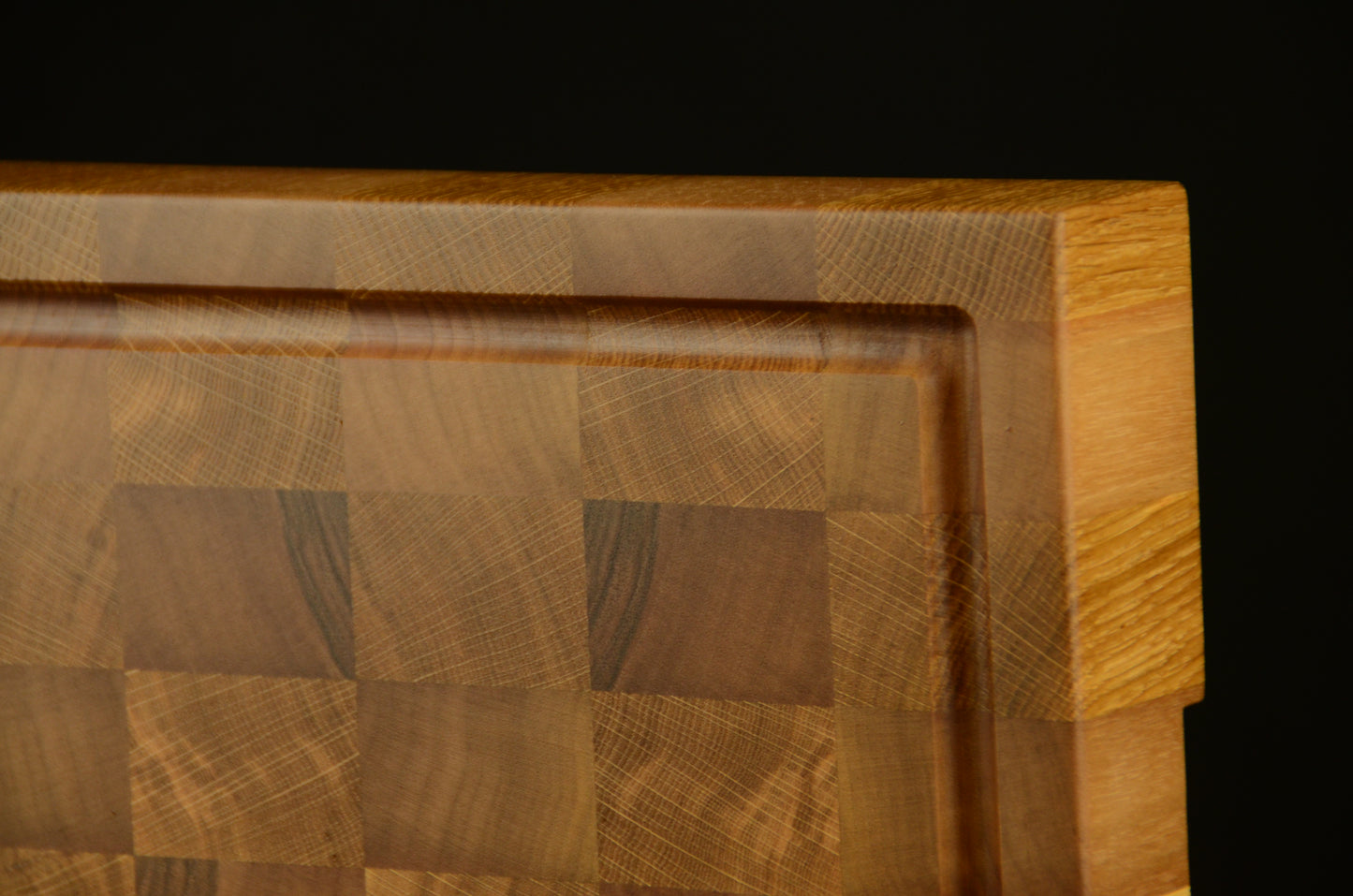 Le Damier – Planche à découper en chêne & noyer (bois de bout)
