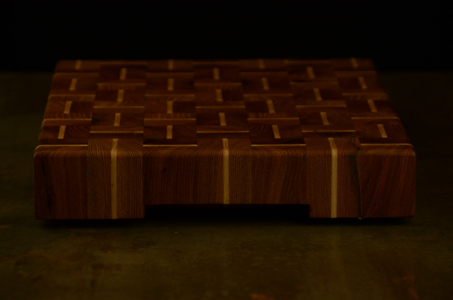 🪵 La Croisée – une planche à découper en bois de bout élégante et robuste