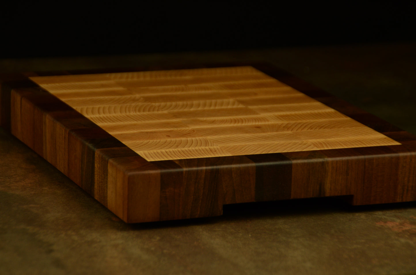 La Bien-Hêtre Noyer 🌰 Planche à découper en bois de bout hêtre & noyer, artisanale et durable