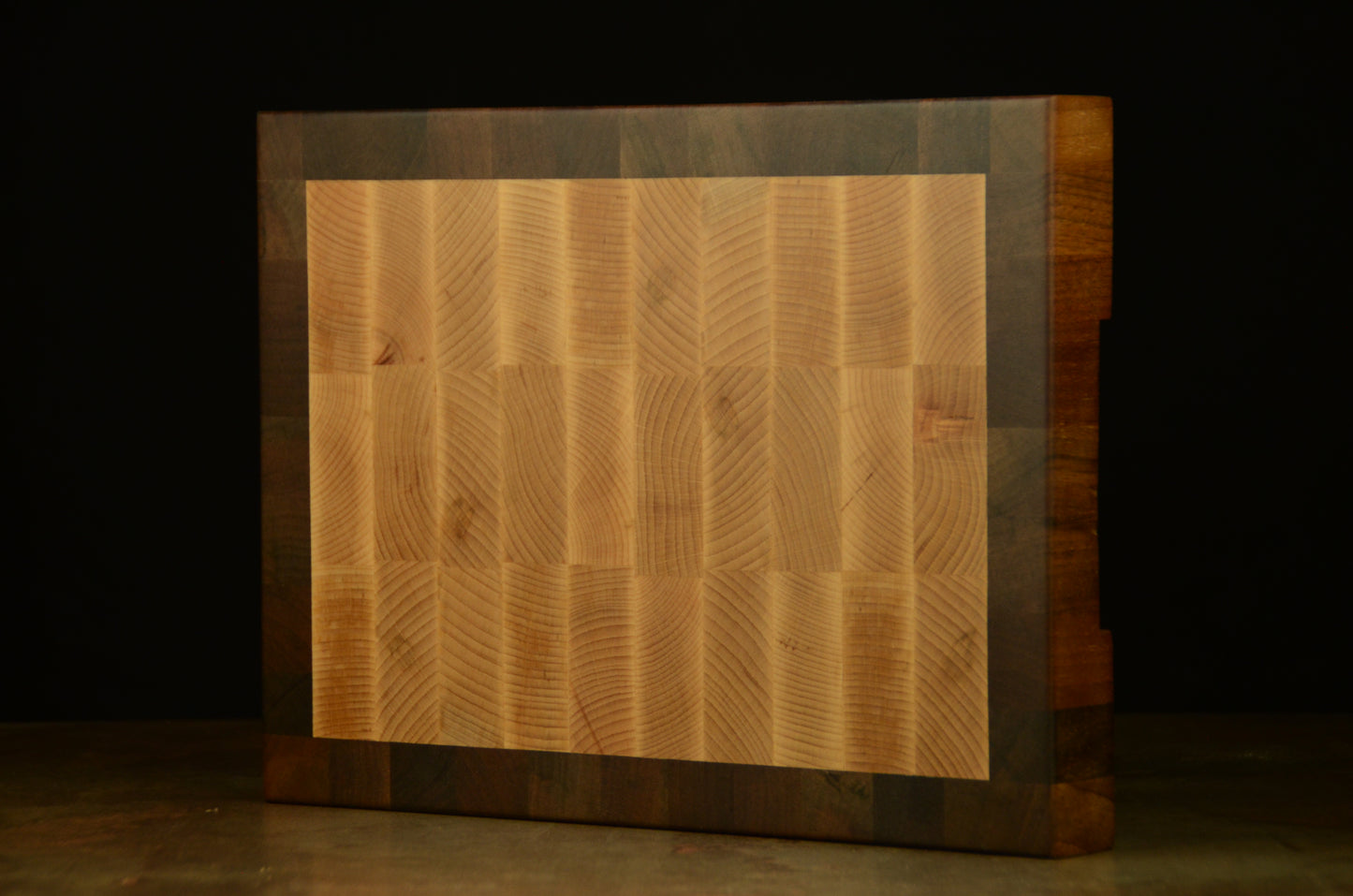 La Bien-Hêtre Noyer 🌰 Planche à découper en bois de bout hêtre & noyer, artisanale et durable