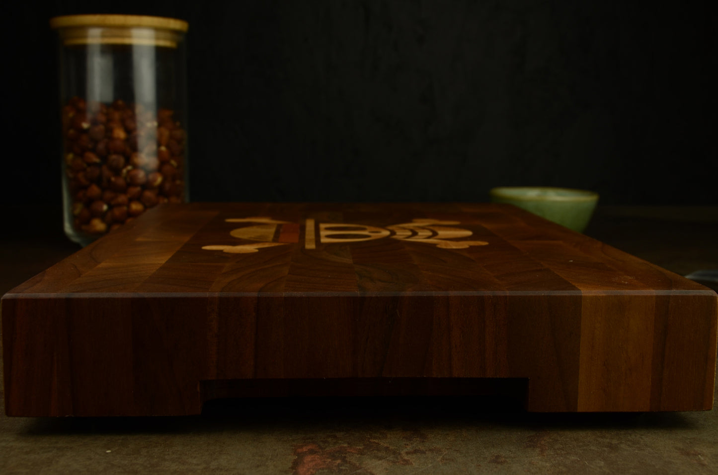 One Piece - High-end Walnut Chopping Block - 34x24x4cm